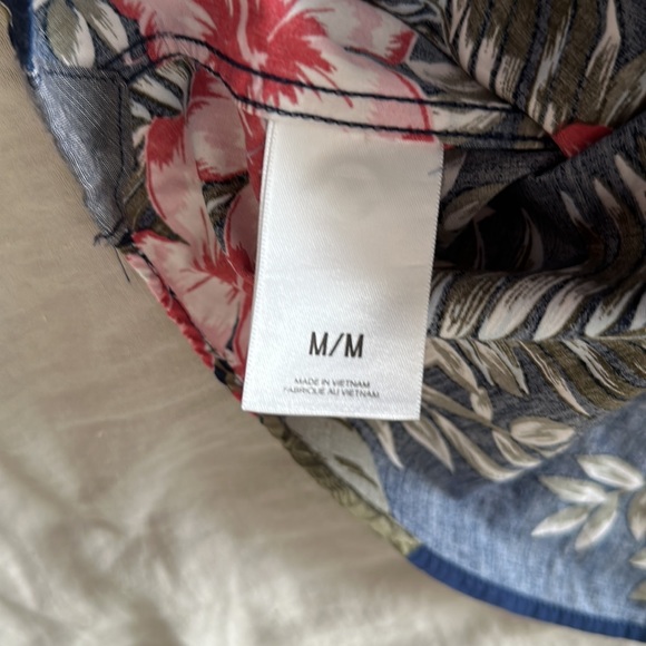 Express (Medium) Floral Short Sleeve Button Up - Picture 11 of 12